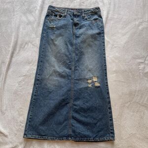 VINTAGE HINT JEANS DISTRESSED DENIM MAXI SKIRT